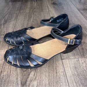 Clarks Collection Womens Black Leather Slingback Comfort Heels Size 9.5W